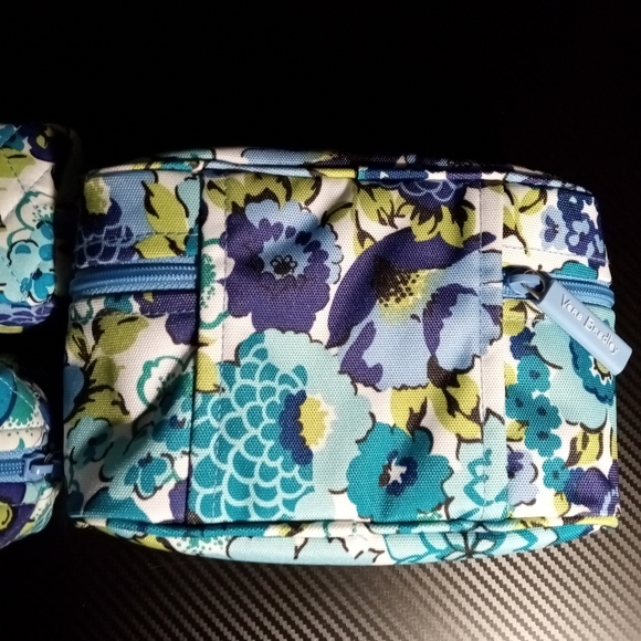 NWOT Vera Bradley Blue Floral Cosmetic Bag Set - Picture 3 of 9